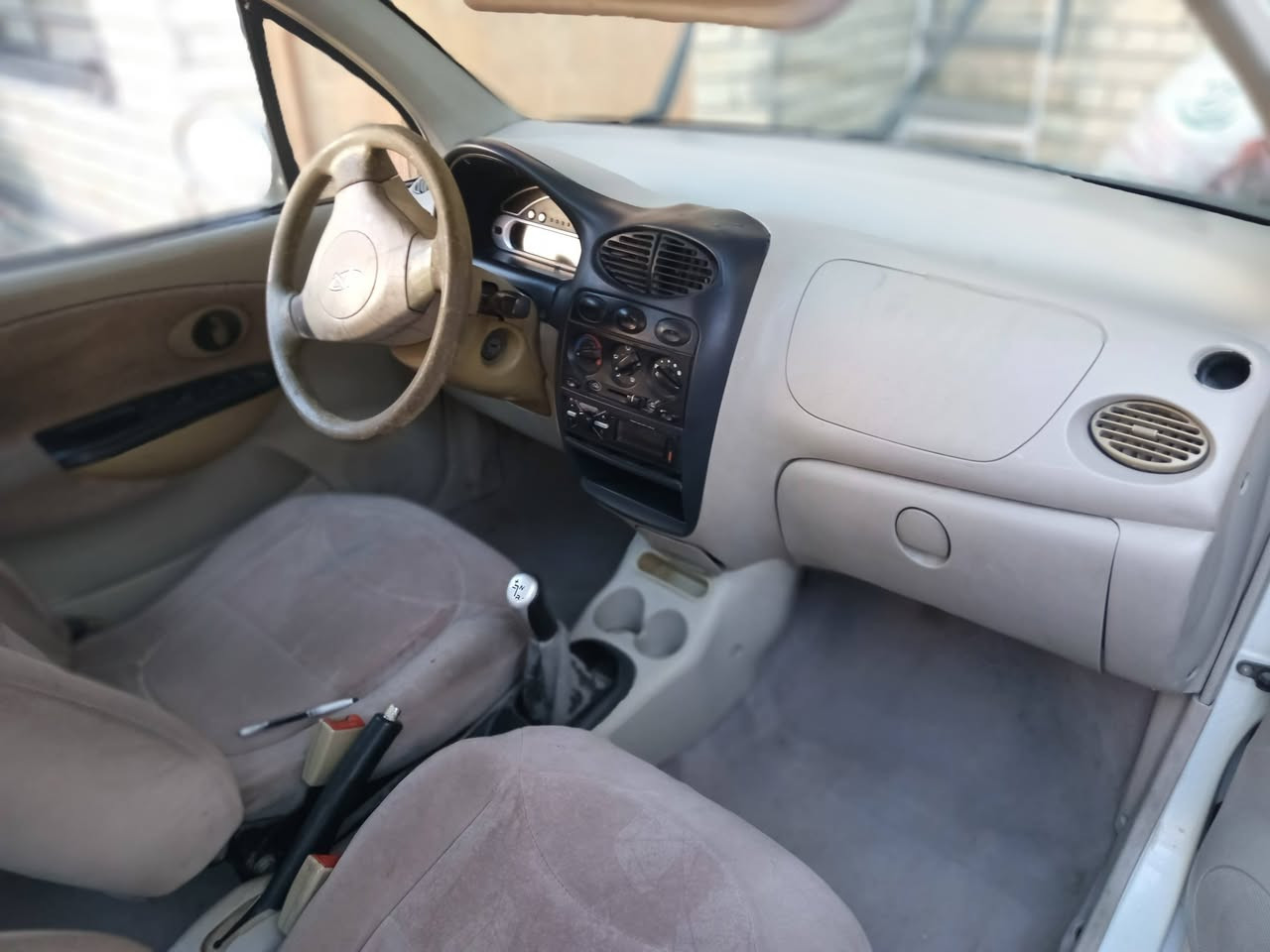 السلام عليكم QQللبيع موديل 2012 سنويه بسمي ماشيه 87 الف كيلو تبريد شغال كير اوتو جام كهرباء مري كهرباء رقم جديد هزه جديده بدون ضرر كير مكينه صدر تايرات كله جديد مكاني العامريه او ابو غريب السعر 33 وبيها مجال قليل 
***********
