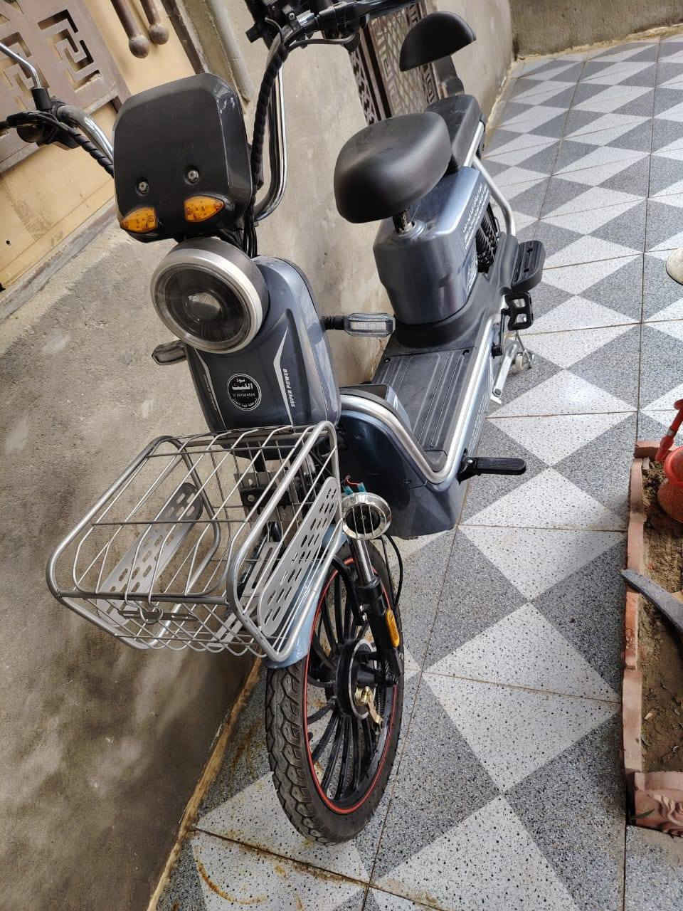 دراجه شحن جديده  زيرو مديل 25 البطاريت هابطه   العنوان الحر رقم الهاتف ***********6
