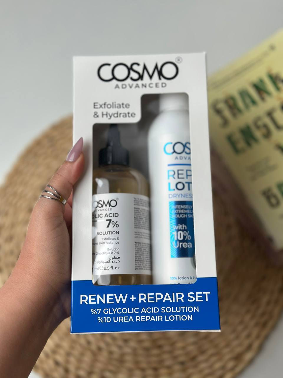 ليش تدفعين عيادات؟ وهالقطعتين تسوي جسمج فلتر! ✨
وداعاً للتصبغات والجفاف الخشن مع سيت RENEW + REPAIR من كوزمو:
​محلول الجليكوليك: يقشر اللحم الميت ويفتح التصبغات.
​لوشن اليوريا: المرطب العلاجي الأقوى للجفاف العنيد.
​💰 السعر: 15,000 دينار فقط للبكج كامل!
حركي الخاص واطلبي قبل لا تخلص الكمية 🏃‍♀️💨


**إذا كنت صاحب هذا الإعلان وتريد حذفه لأي سبب، رجاءا أرسل رسالة إلى الدعم الفني**