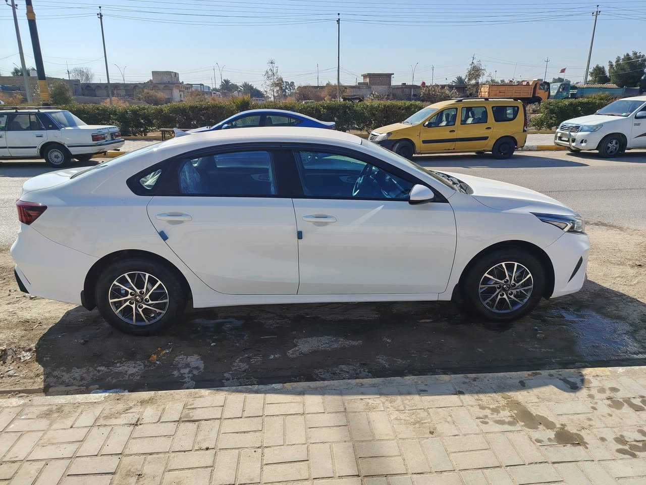 السلام عليكم ورحمة الله وبركاته سيراتو خليجي موديل 2024 حره رقم بغداد بسمي مداور ثاني يوم مكينه 2000 ماشيه 30 ألف السعر 180 الاتصال ***********
