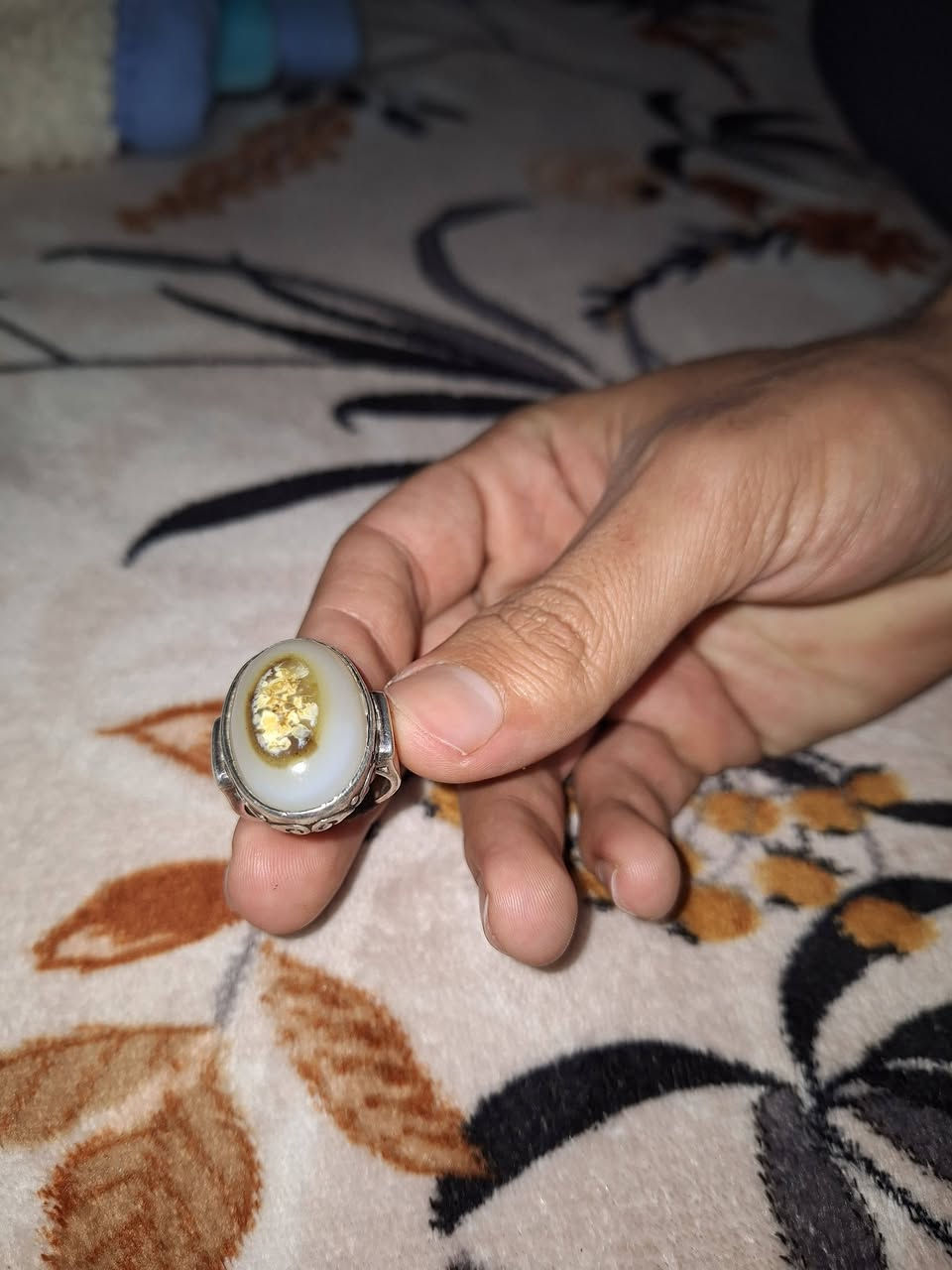 السلام عليكم يماني كرز الكرز قشره سوداء صياغه يدويه و سليماني نوادر صياغه يدويه السعر 500 وبي مجال بسيط


**إذا كنت صاحب هذا الإعلان وتريد حذفه لأي سبب، رجاءا أرسل رسالة إلى الدعم الفني**