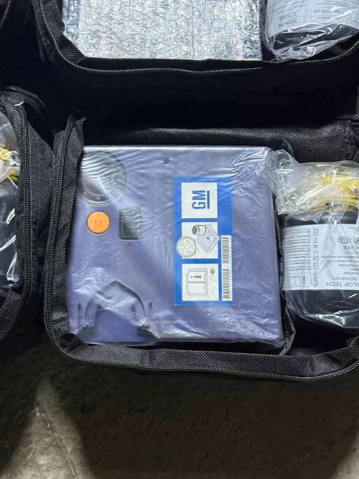 � للبيع منفاخ إطارات كوري أصلي – تفصيخ
🏷️ النوع: منفاخ إطارات كوري أصلي
📌 الحالة: مستعمل (تفصيخ)
⚙️ المميزات:
✔️ أصلي 100%
✔️ قوة نفخ ممتازة
✔️ مناسب لمختلف أنواع السيارات
✔️ عملي وسهل الاستخدام

💰 السعر: ٣٠ ألف دينار
📍 العنوان: مشتل مقابل حمام الفندي
📞 رقم الهاتف: ***********
ضمان بكل قطعه مده شهر رجاع او ستبدال 
يوجد توصيل جميع الحافضات ٥ الف
