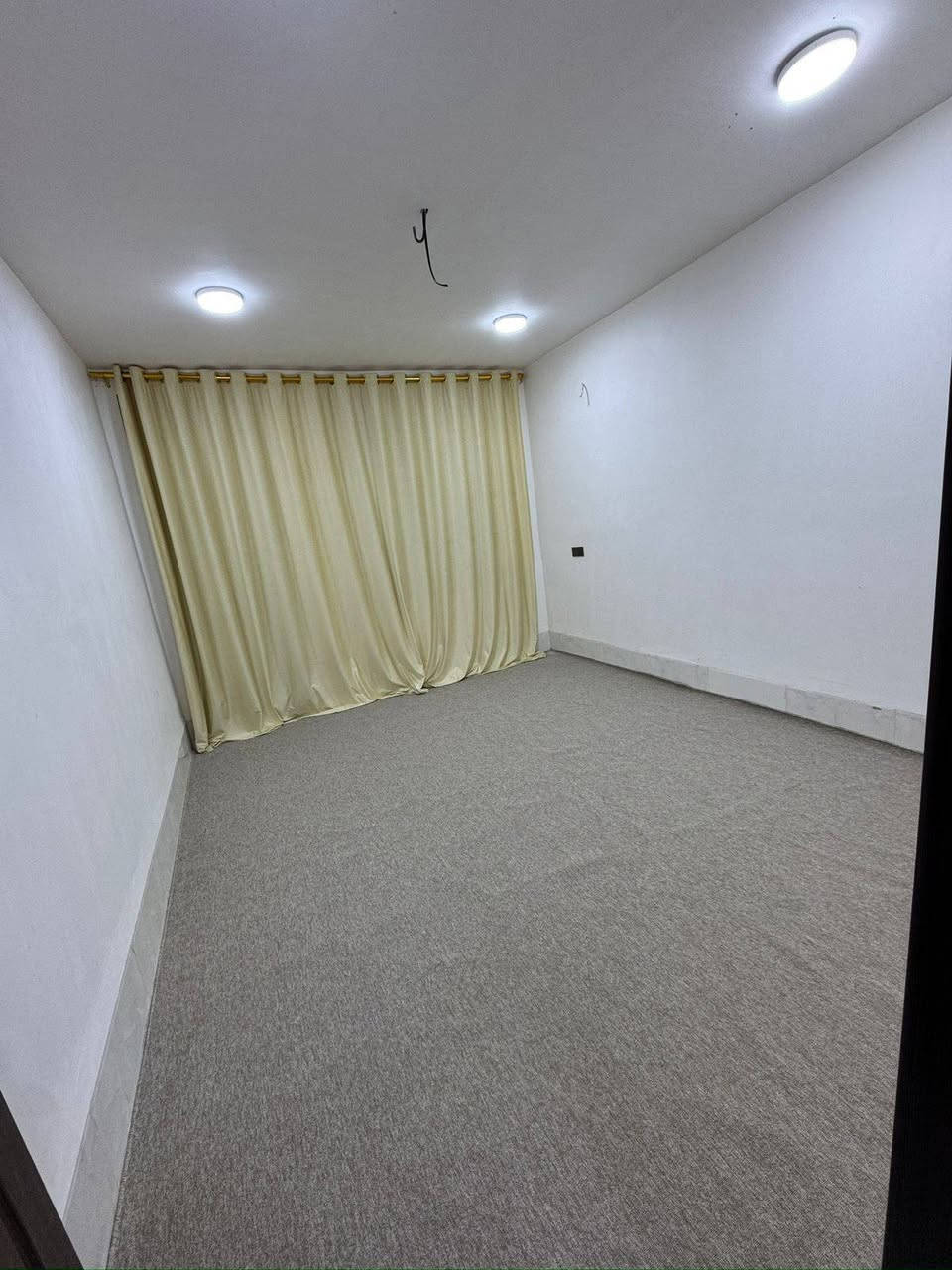 ( السعر ب٥٠) يخدم  اهل المحافظات العراقية الزائرين يستخدم دار استراحة  قريب على مرقد الإمام الحسين علية السلام يبعد اربعة كيلو بسيارة عن المرقد سعرة مناسب  بيت طابقين حديث المساحة ٥٠ متر الشارع تبليط خلف الجامعة ومقابل مدينة الزائرين العصرية كافة الخدمات متوفرة للستفسار بآدارة الوسيط العقاري الاستاذعلي خلف الشمري *********** ***********
