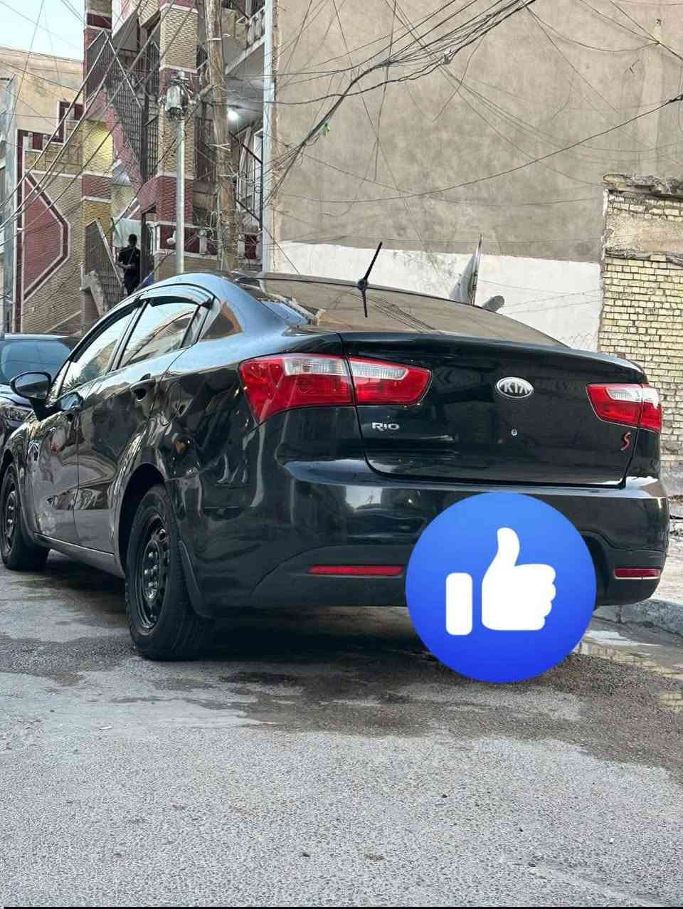 اسلام عليكم ورحمه الله
سياره كيا ريو موديل 13 خليجي مكينه دوش 16
بيه باردات باب السايق والباب الخلفي 
مكينه جديده تبريد شغال 
والسياره حلوه وجاهزه رقمه بغداد تحويل ثاني يوم 
مصفره هيه وغرامات
سعره 80 وبيه مجال للشراي 
مكاني بغداد اتصل واني خادم ***********
