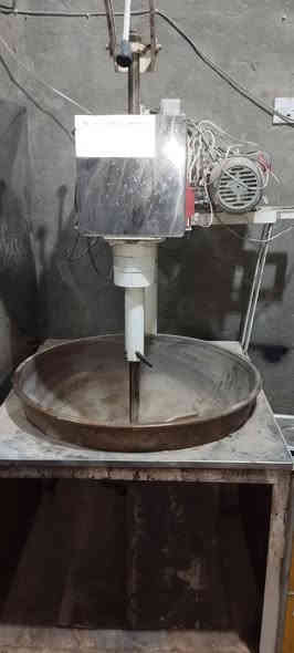 سلام عليكم عجانه حلقوم للبيع بيها جدر صفر وياها 10طاوليات خشب الستفسار ***********
