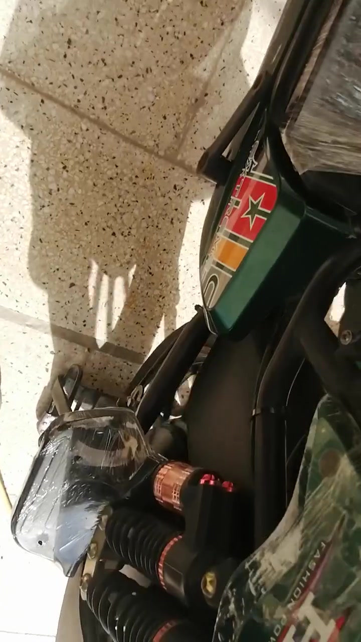 السلام عليكم دراجة للبيع حجم ٢٠من شركة Hlsنضيفةمثل ماموضح بل صور ٣سرع سريعة كلش بيهة بلوتوث اولايت زنون السعر ب٣٠٠وبيهة مجال بسيط


**إذا كنت صاحب هذا الإعلان وتريد حذفه لأي سبب، رجاءا أرسل رسالة إلى الدعم الفني**