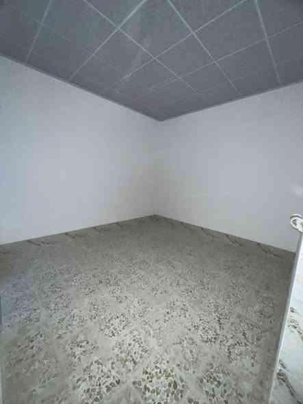 #عروض_عقارات_الحيدر

دار للبيع مساحة 100متر طابقين معزول درج خارجي فول مواصفات زيرو واجهة 5 نزال 20 اتجاه قبله يصلح استثمار ايجار جمعية غرفة تجارة يبعد عن شارع العام 30متر 
للاستفسار اكثر الاتصال على الارقام التالية
***********
***********
