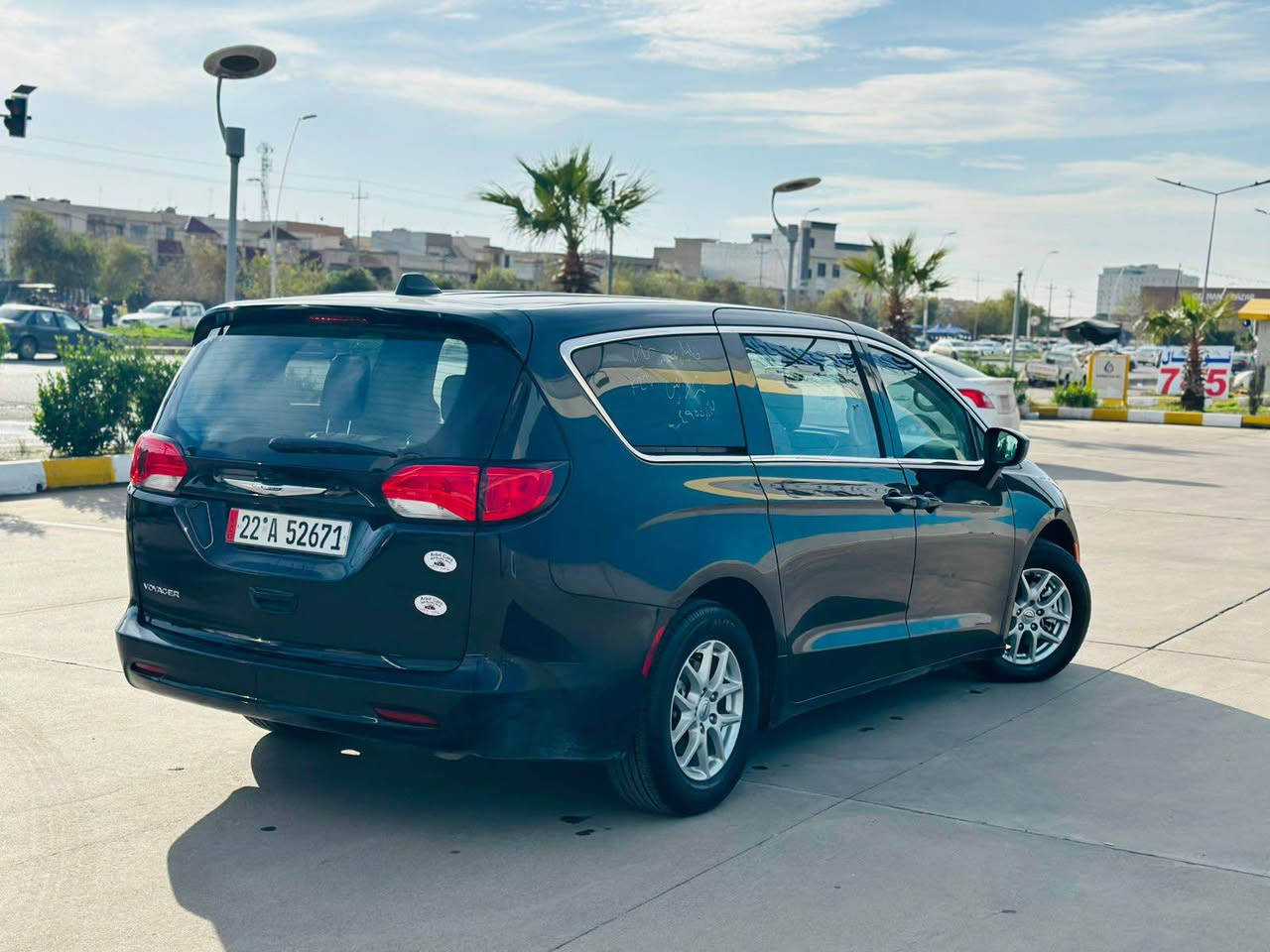 2024 CHRYSLER VOYAGER, LX
فيوجر وارد موديل 2024 
السياره بدون صبغ -  السيارة مكفولة 
سعر 242 
السياره مرقمه اربيل - رقم أجره 

حجم محرك 3600 - V6 
بصمه 
بصمة تشغيل 
أبواب كهربائية 
صندوق كهرباء 
شاشة وكامرة دوارة
ثلاث قطع تبريد تحكم مركزي
7 راكب 
تشغيل عن بعد
رادار تحديد مسار توقف ذاتي
سيارة جديدة ماشية 34 الف 
تخم تاير جديد 

رقم اربيل الجديد فحص وهزه جديد 

مكان السيارة اربيل- معرض اربيل كارس
***********واتساب اكر, نينوى
