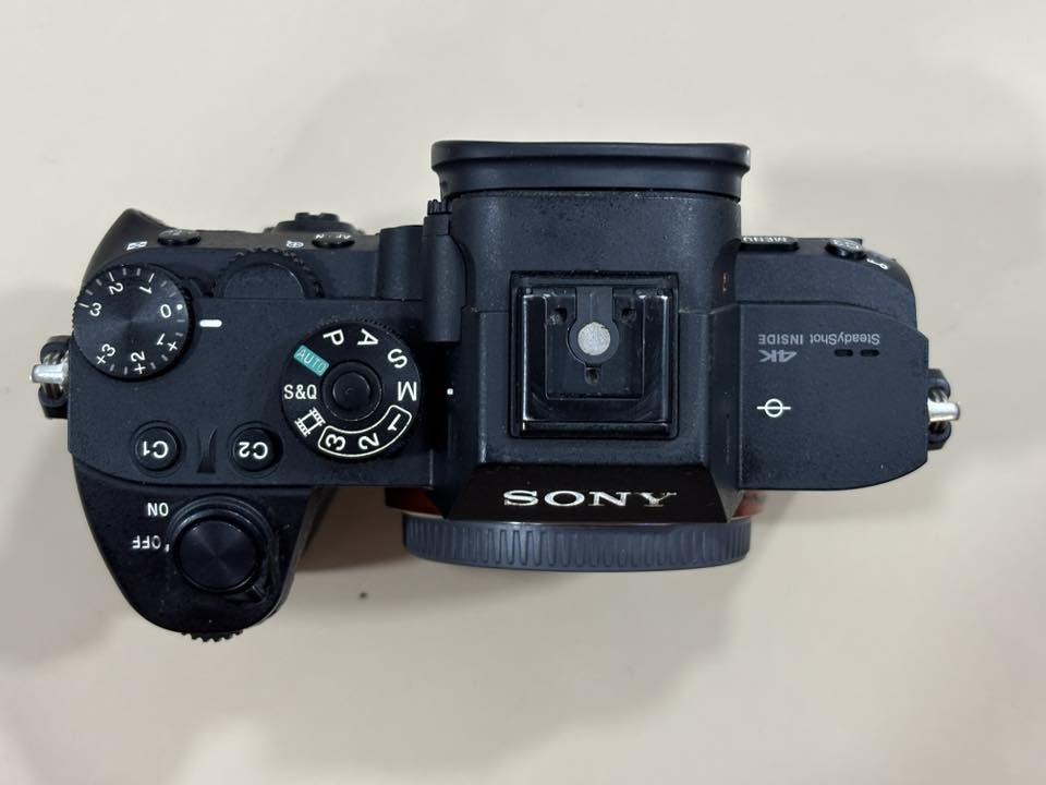 للبيع کاميرا سوني a7r iii 
نظافة 98‎%‎ 
عداد شتر 44k 
وياية بطارية بلادي وشاحنة بلادي وحزام بلادي  وكارتون 
بدون شخط 
سعر 11$ ورقة وبيها مجال
مكاني كركوك 
***********
