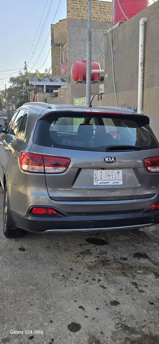 السلام عليكم
((للبيع)) او ((المراوس)بأقل مع فرق السعر 
سورينتو 2017 خليجي محرك (3500)  6سلندر 
سبعه راكب بيها بخ قطعتين وبنيد مفتوح 
بدون حادث (كويتيه )
بصمة تشغيل 
حساسات خلفيه اماميه 
محرك كفاله گير كفاله 
بيها بارد قليل باب الجنطه 
رقم ميسان مشروع وطني 
للبيع السعر 185
او مرواس ب اقل 
خاص متواجد 
واتس اب متواجد 
***********
مسنجر متواجد
