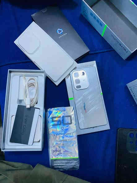 سلام عليكم جهاز انفنكس للبيع  نوت 50 برو جهاز يدعم شحن 🔋⚡لاسلكي جهاز نضيف معنه الكلمه ذاكرة 256 شاحن 90 واط ✅ مكفول كفاله سعره 375 وبي مجال للشراي مكاني بغداد حي العامل   ***********
