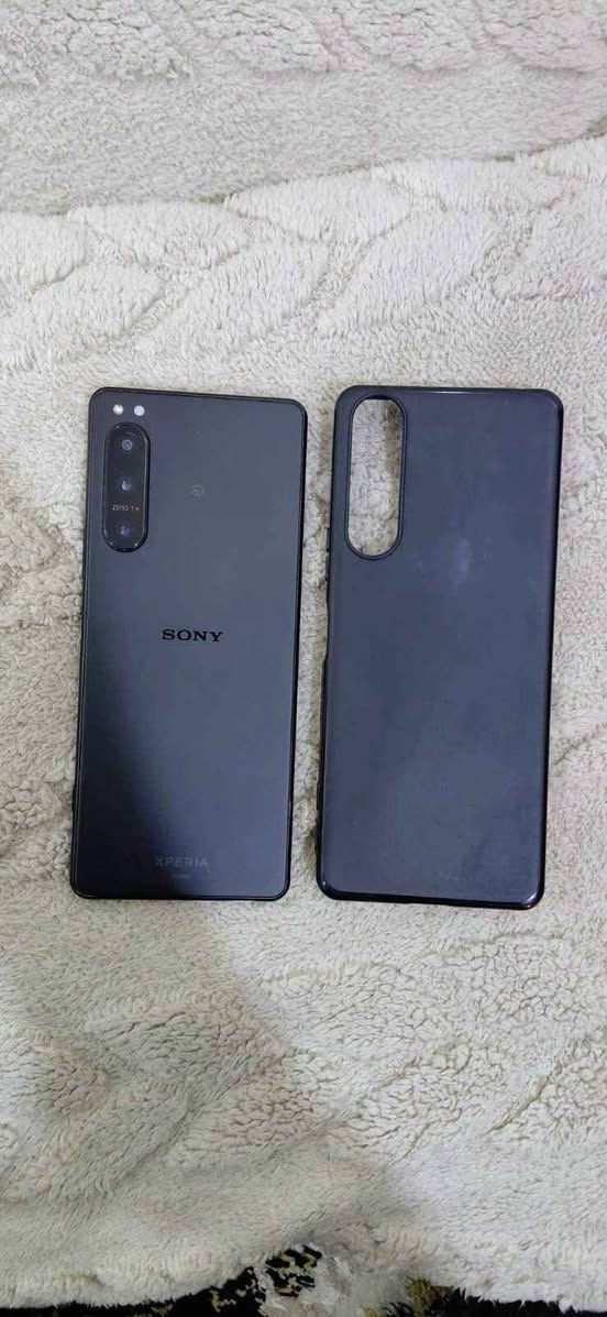 سوني اكسبيريا 5مارك4 جهاز نسخة عالمية سمكارت +خط ايسم يعني خطين بطارية عملاق 5000 واني ذاكر مواصفات بل صور ولكامرات بعد سوني معروفة باكمراتها الجهاز وتر بروف ومكفول من اي شي دبل سماعة ستريو 
معالج قوي من سناب دراكون 8جين1 
للبيع فقط ب225 الجهاز بدون أغراض بس حافضة اصلية
عنوان بغداد البياع حي الشرطة الرابعة 
*********** بغداد, العراق
