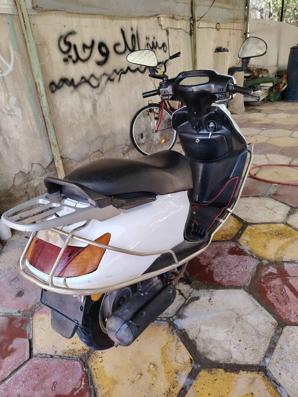 سبيسي موديل 21 دراجه سلف هندر كهربائيات كله شغال الدراجه بيهه خيط دخان السعر 325وبيهه مجال المكان واسط نعمانيه للاستفسار ***********
