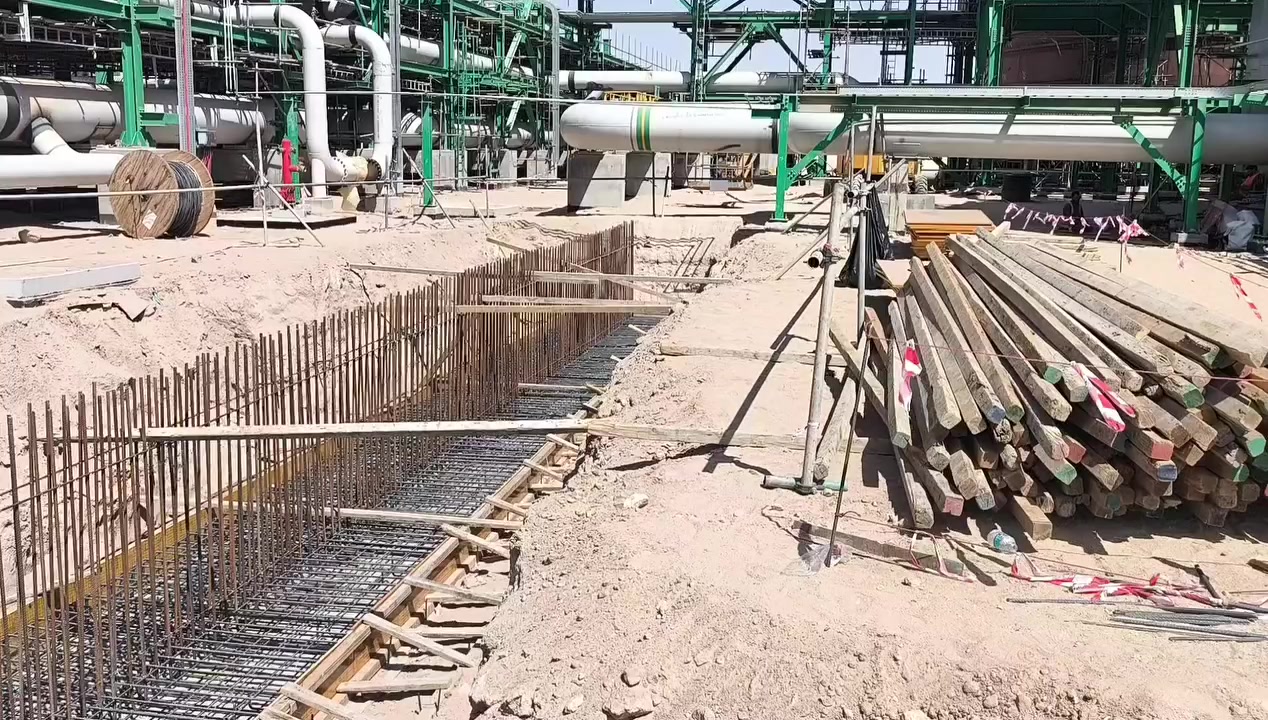 سلام عليكم يوجد كادر نجارين وحدادين أهالي الناصريه عمل خارج وداخل المحافظة ختصاص مدارس ودوار حكوميه اليحب يتواصل وياي علا هاذ الرقم ***********
