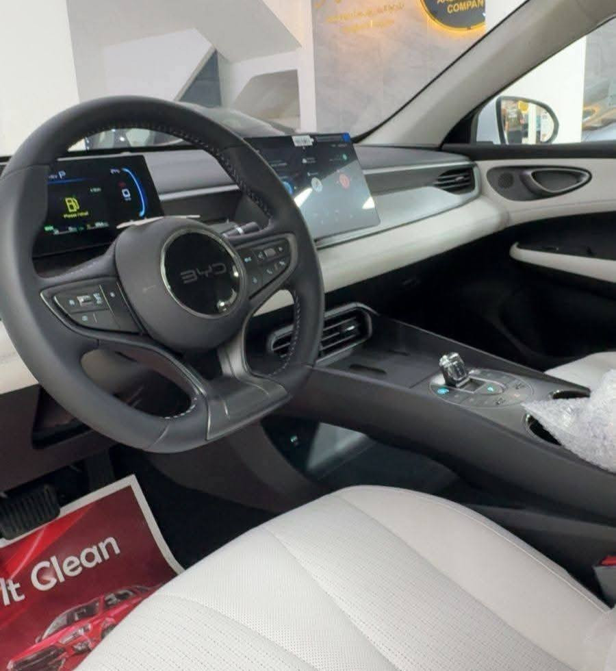 عرض خاص وسعر بلاش ارخص سعر بالسوك كله 
سيارة بي واي دي سيل 2025 زيرو 
مرقمه بغداد وجاهزة 
اليكم المواصفات

انتبه السياره : هايبرد & بانزين & كهرباء يعني التفويله الوحده بانزين تمشيك 2100 كيلو
سعه التانكي 65لتر 

حجم المحرك 1.5
شاشه اصليه 
هند بريك كهرباء
دشبول شاشه ديجيتال
اوتو هولد
تشغيل عن بعد تحكمات مقود
اوامر صوتيه
منفذ طاقه
منافذ شحن
مقود جلد حياكه
دخول ذكي
3 وضعيات قيادة
اشاير بل مري
تتسع المقصورة ل 5 ركاب
المقاعد جلد
اناره داخليه LED
لد امامي LED
‏LED بك لايت
قطعتين تبريد 
مثبت سرعة
حجم الاطار 16
مانع تزحلق
شاحنه خلفية
كير كرستال

البطاريه ليثيوم الاقوى والاطول عمرا في عالم الهايبرد ملاحضه: جميع العده مالته موجوده  
العنوان بغداد 

💎 ســعــر ✅ ::  الــرد تلقائي 📮

رقم صاحب سيارة: *********** موجود واتساب
