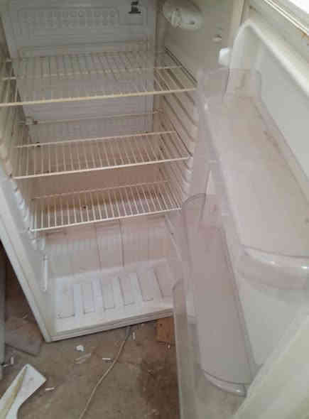 ثلاجه حجم ١٤ كونكورد تجميد ثلج وعل الفحص سعرها ١٣٠ المكان النجف الجديده الرقم ***********
