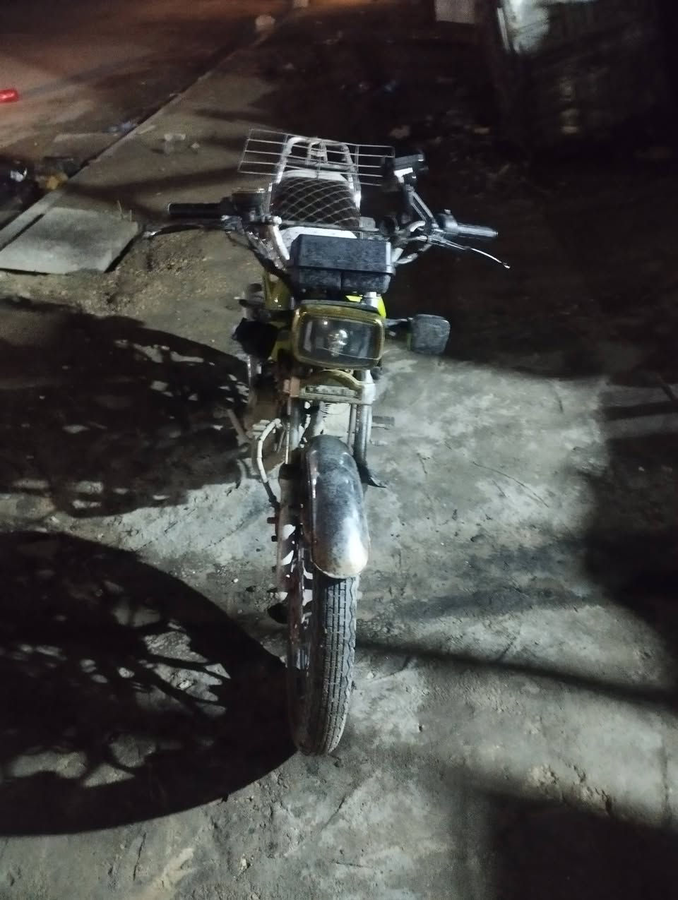 #الجميع
سلام عليكم دراجه خمسه كير
موديل٢٠٢٤اواق سكنر ابيع كوم حديد مكاني كربلاء الجاير رقمي *********** السعر٣٢٥وبيه مجال ادخن او بيه صوت بل مكينه ابيع هلموجود
