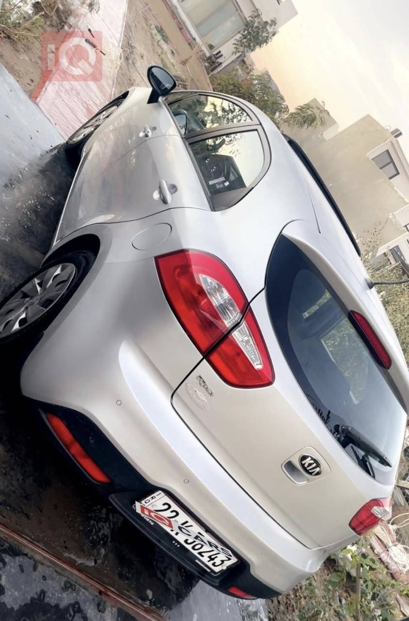 ريو 2014 فول خليجيه مكفوله بدون ضربه بدون صبغ مواصفاته فتحه مري كهرباء وشفط اشاير بالمري فول تحكمات حساس خلفي شادله شاشه تاب اصليه وكامرا خلفيه اربعه دسك مكينه كير مكفولات وجدد صدر امامي خلفي بالكارتون تخم تاير مكينه 1600 دبل قطره بانزين عادي محسن تسحك بدون قطرت دوانز بشرط تبريد ثلج ماشيه 111 الف كيلو استخدام بنيه اربيل سنويه جديده وارقام جدد وهزه جديده (شرط التحويل) سياره جاهزه من كلشي عارضه 98 وبيه مجال بسيط للطيبين *********** مكاني بغداد حي الجهاد بيع فقط
