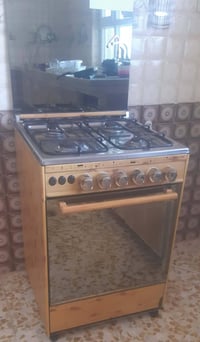 للبيع طباخ فرن غاز  ومكنيت القياس٥ × ٥٥ مستعمل اخو الجديد رقم 07515066...