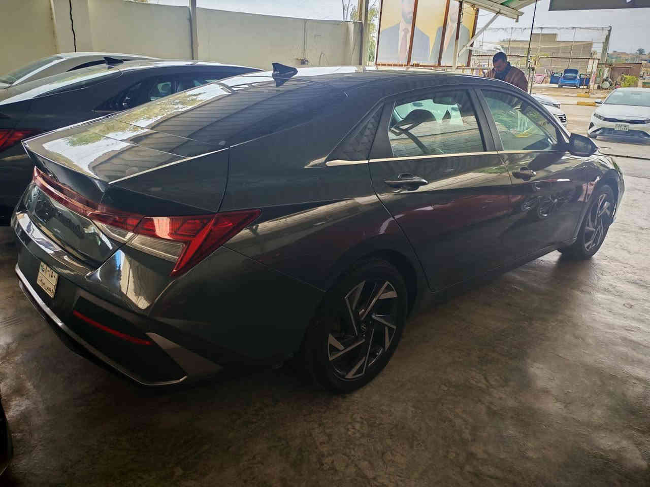 سلام عليكم النتره حره ماشيه ٣٩ كيلو بدون رقم شئون فني وين مايعجك سجل ضرر بنيد مصبوغ وشو بارد بل جاملغ  موديل 24سياره فول موصفات فتحه تحكات دواخل لونين كشنات جلد سياره احله من الصور السعر 165وبيه مجال العنوان الانبار قضاء هيت رقم تلفون ***********
