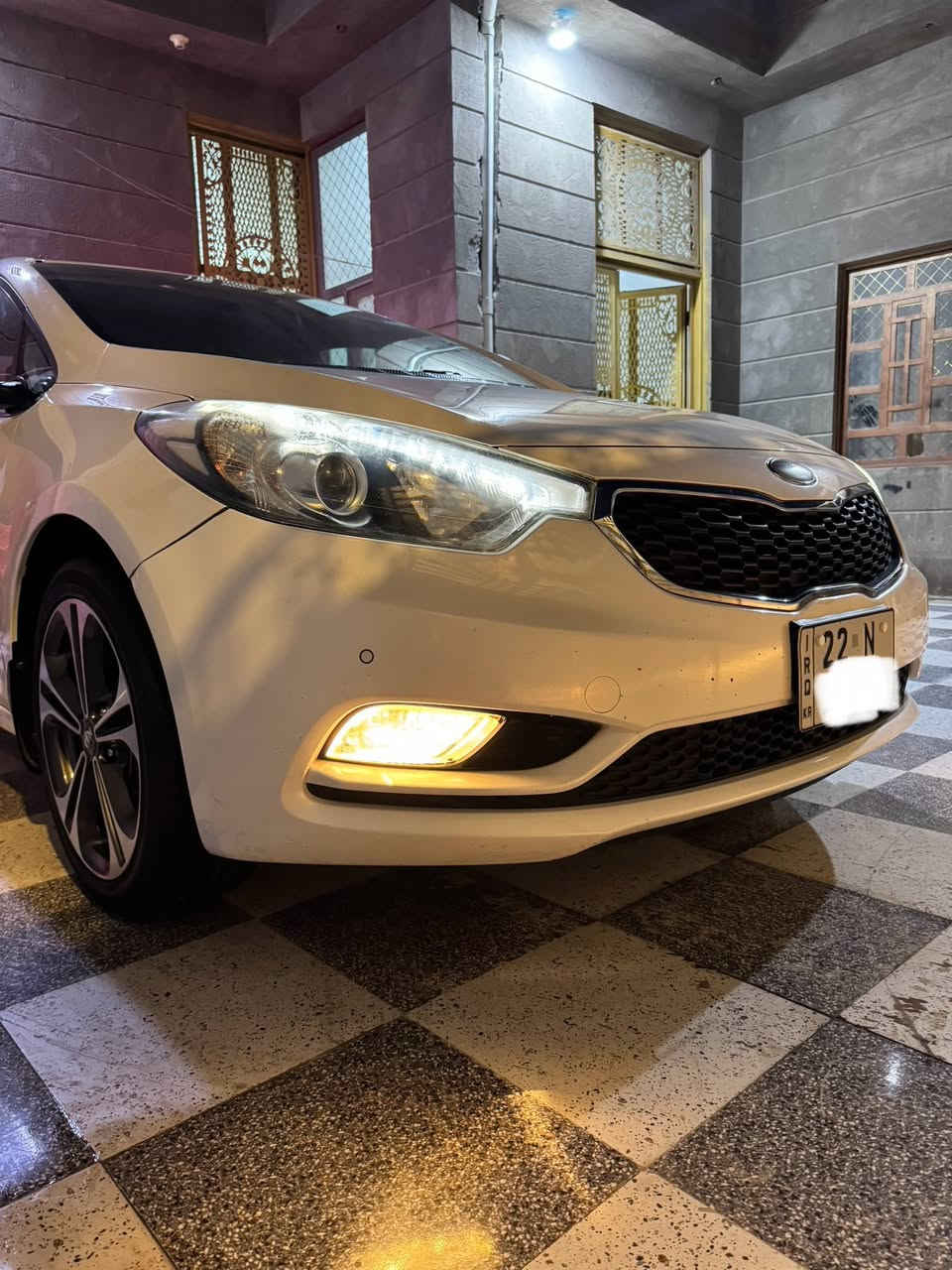 السلام عليكم سيراتو 2013خليجي. كفاله عامه صبغ وتبديل وضربه ومحرك 1600مامفتوح دوش سيارة جاهزة مكينه كير  وحدادة وتبريد وتدفئة تخم تاير فول مواصفات تنته  حساسات اماميه وخلفيه تحكمات جهتين لايتات لد بك  لايتات لد  ويل كب كروم مرايات كهربائي رقم أربيل دولي سنويه 2028 عنوان  بصرة ***********
