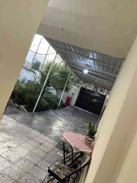 السلام عليكم بيت للبيع طابو صرف مساحه 250 متر واجهه 10 نزال 25 الببيت متكون من طابقين وبي مشتمل معزول بناء قديم بس ينسكن بي علما احنه اصحاب الدار مو دلال العنوان حي العامل المنطقه الاولى مقابيل حي المعلمين ومقابيل مستشفى الولاده  السعر عل الخاص للاستفسار اكثر مراسله الصفحه او الاتصال عل الرقم***********
