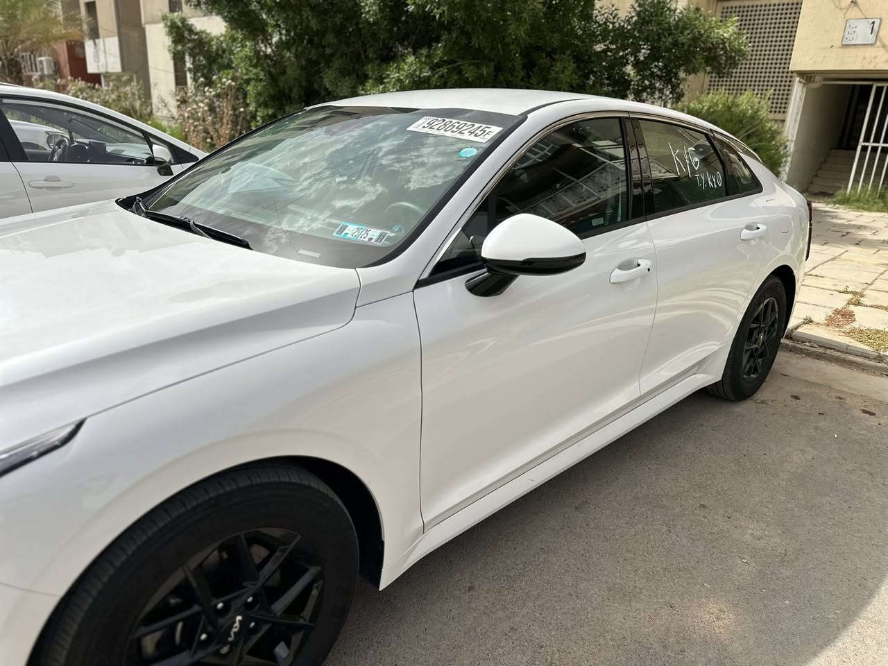 السلام عليكم 🌹
للبيع

Kia K5 موديل 2025

وارد أمريكي 🇺🇸

حادث بسيط جداً (شبرين بالجنطة فقط)

رقم الشاصي KNAG24J7XS5321428 لليحب يفحص ويتأكد ويشوف السيارة بيش طالعة من امريكا 

✅ السيارة دخول جديد

✅ مرقمة بغداد قبل يومين باسمي

المواصفات:

• محرك 4 سلندر 2500cc تنفس طبيعي

•ماشية 29400km (زيرو) 

• شاشة متصلة

• حساسات أمامية وخلفية

• كامرة 360 درجة

• رادار تنبيه تصادم

• رادارات جانبية مع اهتزاز المقود عند عدم الانتباه

• توقف تلقائي

• تحديد مسار

• قيادة آلية

• نقطة عمياء

• بصمة أبواب

• تشغيل عن بعد

• هاند بريك دكمة

• أوتو هولد

• 3 أنظمة قيادة:

(عادي – سبورت – مخصص)

💰 السعر المطلوب:

21,300$

(213 ورقة)

❌ أعتذر عن المراوس والأقساط

📞 للتواصل:

0780327741


**إذا كنت صاحب هذا الإعلان وتريد حذفه لأي سبب، رجاءا أرسل رسالة إلى الدعم الفني**