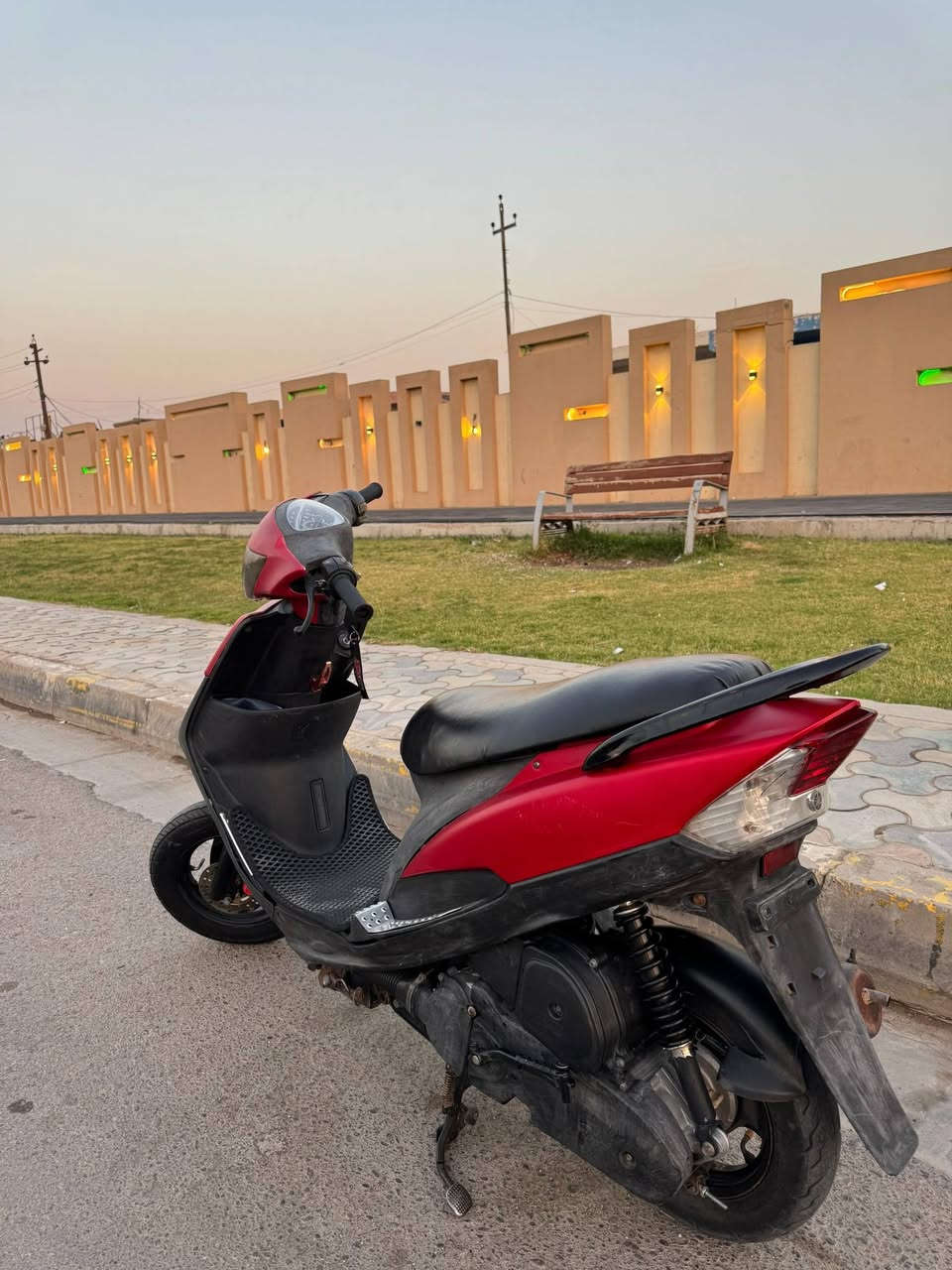 السلام عليكم
للبيع ماكس عدله 
بوشه 55 بلادي من تايوان 
دراجه كله شغاله 
دراجه بلاديه كله مملعوب بيه 
دراجه نصبه وحلوه 
 السعر 700 وبيه مجال
مكان الفلوجه 
هـ ***********
