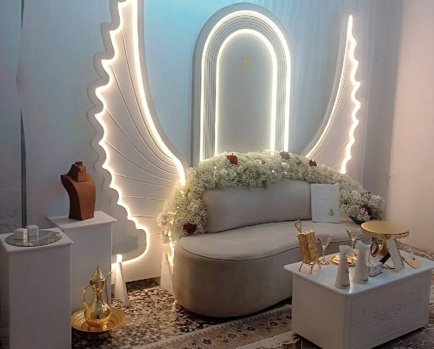 عندي كوشات للبيع ملكيات كل وحده وسعرها واذا شلعه وحده هم ماعندي مشكله واتساب ***********
