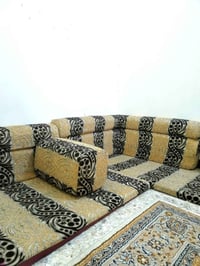 جلسة للبيع نضيفة جدا السعر ٢٠٠ التواصل مع الرقم 07718746779