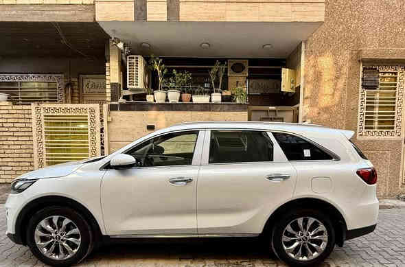 السلام عليكم 
سورنتو 2020 خليجي 
بغداد رقم الجديد هزه جديده
مكفوله كفاله عامه 
عدا صبغ باب يمنه على كد شبر  
فول مواصفات 
بانوراما 
بصمه 
شاشه كبيره 
كاميرا خلفيه 
قطعتين تبريد 
صندوق كهربائي 
كشنات كهربائي 
ويل 19 
مكينه 3600 
سته سلندر 
7 راكب 
رادار 
حساس امامي خلفي 
لايت ناصي عالي زنون 
وبيها مواصفات بعد هواي 

السياره نضيفه جداً  استعمال شخصي 
ماشيه ٦٧ الف حقيقي 
سعر  258 ورقه وبيها مجال بسيط 
العنوان بغداد حي القاهره قرب جامع النداء 
الرقم ***********
