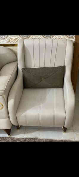 سلام عليكم تخم للبيع مستعمل 10مقاعد بي قنفه ل ثلاثيه رجلهه مكسوره العنوان كربلاء حي العباس السعر 300 للتواصل ***********
