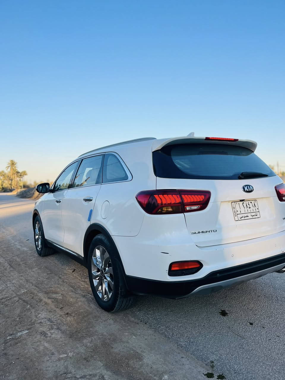 السلام عليكم

للبيع سورنتو 2018 خليجي فول عده بانوراما سياره كفاله بيه بس بارد شخوط بصيطات مكان نجف حريه سعر 235وبيه مجال ‭0788 012 9943‬
