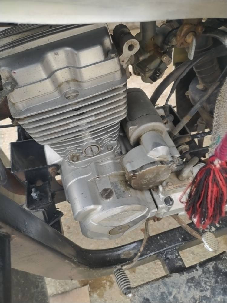 السلام عليكم شباب ستوته للبيع ستوته رقم لوحه عربيه موديل 10 المكان كوت    ***********
