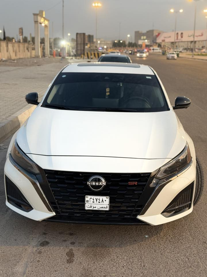 السلام عليكم 
نيسان التما موديل 24 بيع او مراوس 
حره بسمي سياره بيها بارد ب المدكر الامامي كد شبر ولباقي كفاله 
مكينه 2000 توربو فوول مواصفات 
مكان بصره العشار  سعر 180 بيه مجال واني خادم
اي تفاصيل اني بلخدمه بس اتصل او واتساب موجود
 
***********
