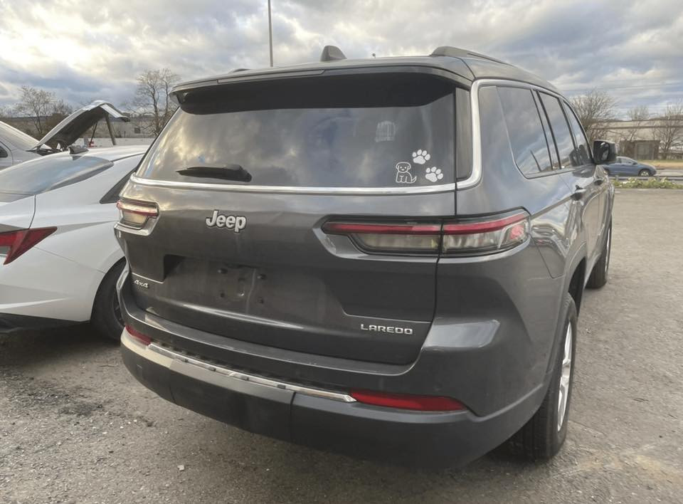 بسم الله الرحمن الرحيم
جيب كراند شيروكي 2025 لاريدو 
ممشى 6000 اخت الزيرو 
بيه خسفه بل جاملغ فقط تعتبر كلين تايتل 
تاريخ الوصول 2026/4/1
السعر 250 وبيه مجال
النقل مدفوع تستلم بل ميناء 
***********
