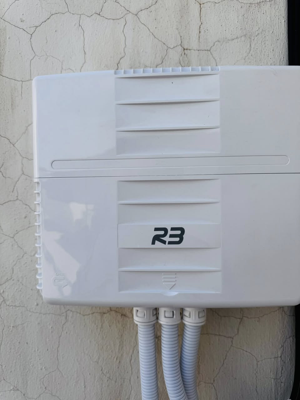 بفضل الله
🛑تم تجهيز و  تنصيب مجموعة من كاميرات المراقبة باستخدام كاميرات دهوا  الأصلية، المعروفة بجودتها العالية ودقتها بالتسجيل عدد الكاميرات 8 بدقة 2 ميكا  وجهاز NVR من ماركة دهوا وسويج خارجي (8port)من ماركة #RB 
و( Extender 5port )Poe من ماركة #RB

إذا همّك الأمان وجودة الشغل،مكتب الدليل و #RB دايمًا حاضرين نخدمك 💼
للاستفسار :
(***********)📞
(‭0786 663 0903‬)📞
