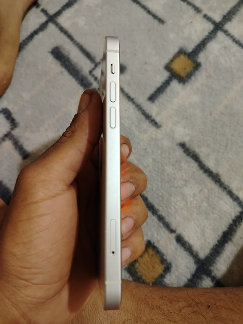 للبيع ايفون 12 ذاكره 128
بطارية 100‎%‎ مبدلة اصلية 

الضهر مكسور يتصلح ب15 الف

رايده ب300 مكاني بغداد الاعظمية 

الشراي يتصل ***********
