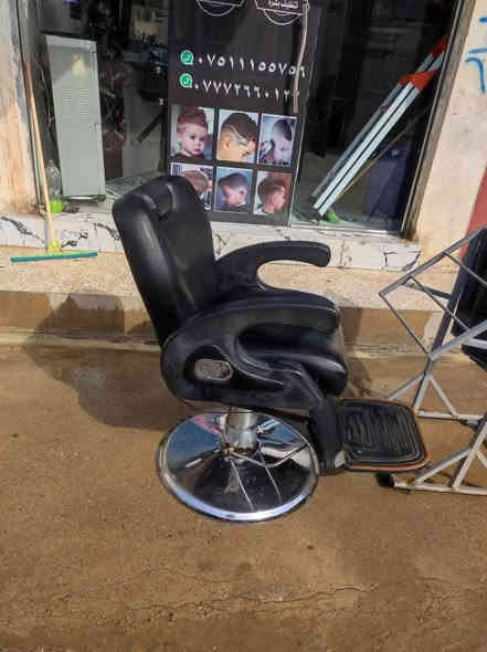 للبيع مكان موصل قوسيات وتساب ***********سعر 500وبيهم مجال كراسي وميوزه وعارضه
