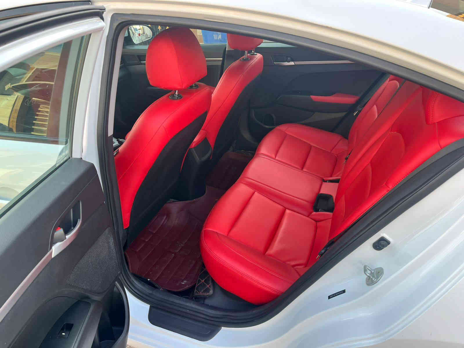 السلام عليكم 🚨
هونداي النترا 2019🚗
وارد امريكي🧿
اللون: ابيض ثلجي💥
فئة السيارة :SE
الرقم انبار معوقين بداية السنة تتحول حرة 
المحرك :2000cc دوش⚡
الكير: اوتوماتيك avt
عداد المسافة 90.000ml
كشنات جلد احمر 
شاشة لمس 
تحكمات ستيرن 
وضع سبورت نورمال🚀
نضام Abs
كامرة خلفية 
الحادث جاملغ وبنيد وابواب2 جهة عكس السائق بدون تبديل فقط صبغ 
الباقي مكفول
السيارة ترايه يخبل 🔥✈️
الموقع الانبار _الرمادي
السعر 💰$12.000 قابل للتفاوض 
للتواصل والاستفسار عبر الرقم :***********☎️📞
