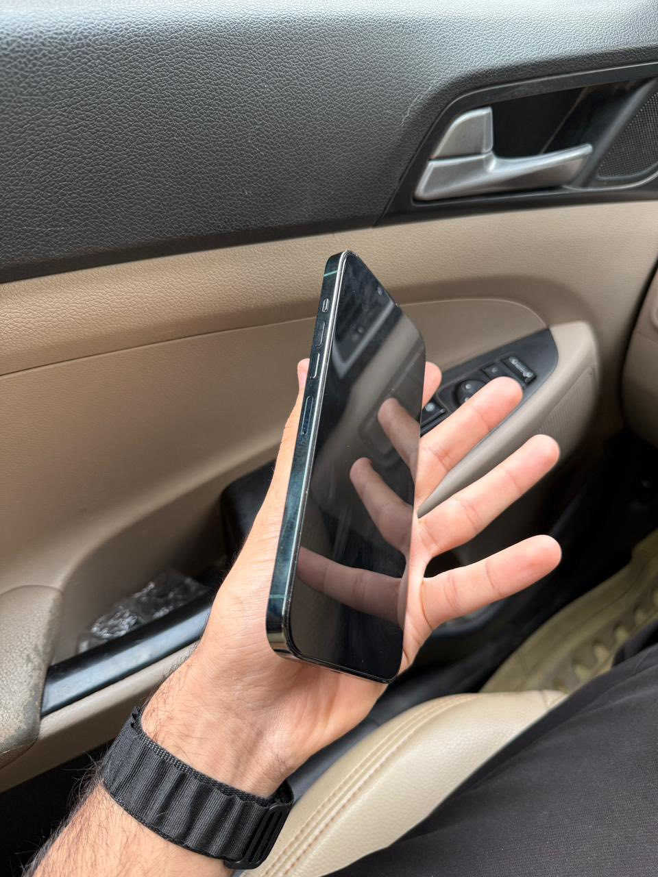 13 برو ماكس امريكي بطاريه 95 جهاز جديد زلغ مابي غير فطر بسيط بشاشه مينشاف 650 وبي مجال مكاني نجف 
***********
