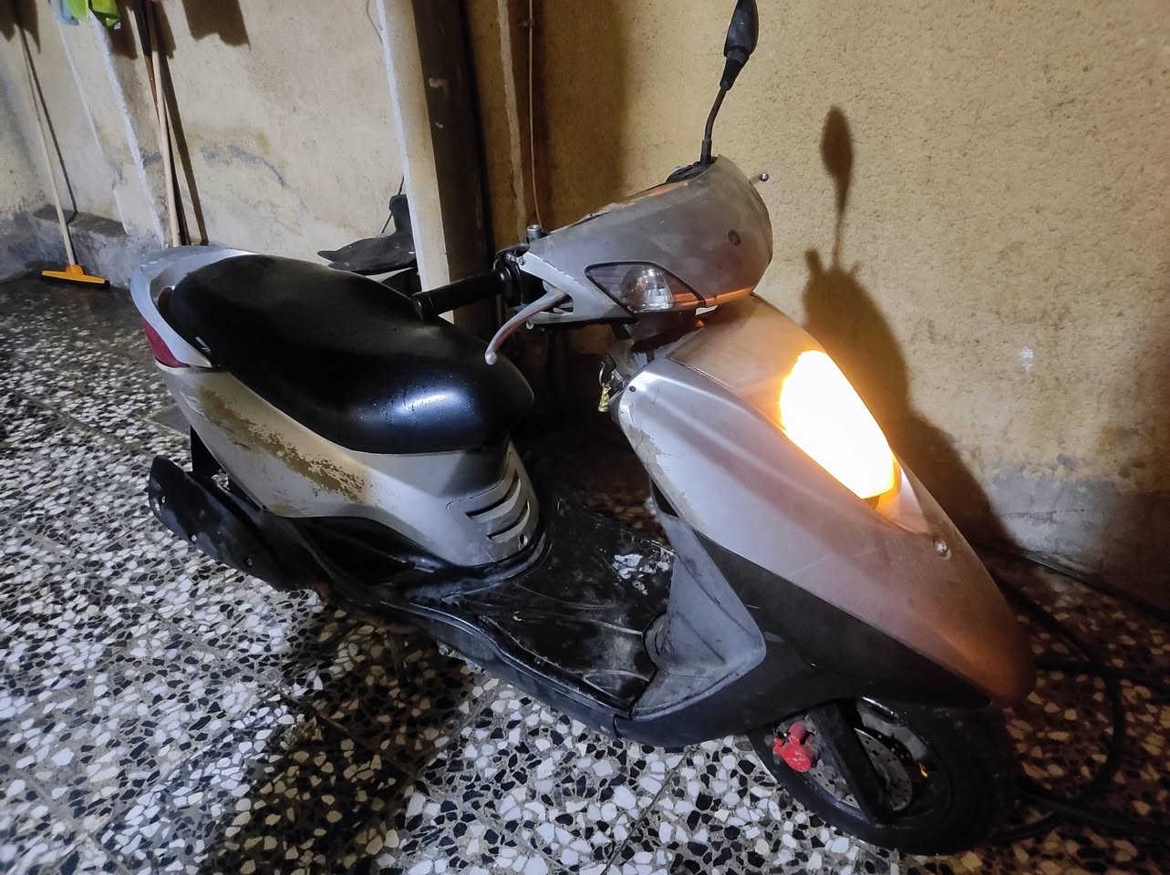 بريز مكينة ناعمة كفرات كلهة مختمة
عوزهة بريك امامي بس دسك ودامة للكلجات ((ب400 الف))
مكاني بغداد حي اور قريب على جامع الفردوس 
اليريدهة يجي خاص


**إذا كنت صاحب هذا الإعلان وتريد حذفه لأي سبب، رجاءا أرسل رسالة إلى الدعم الفني**