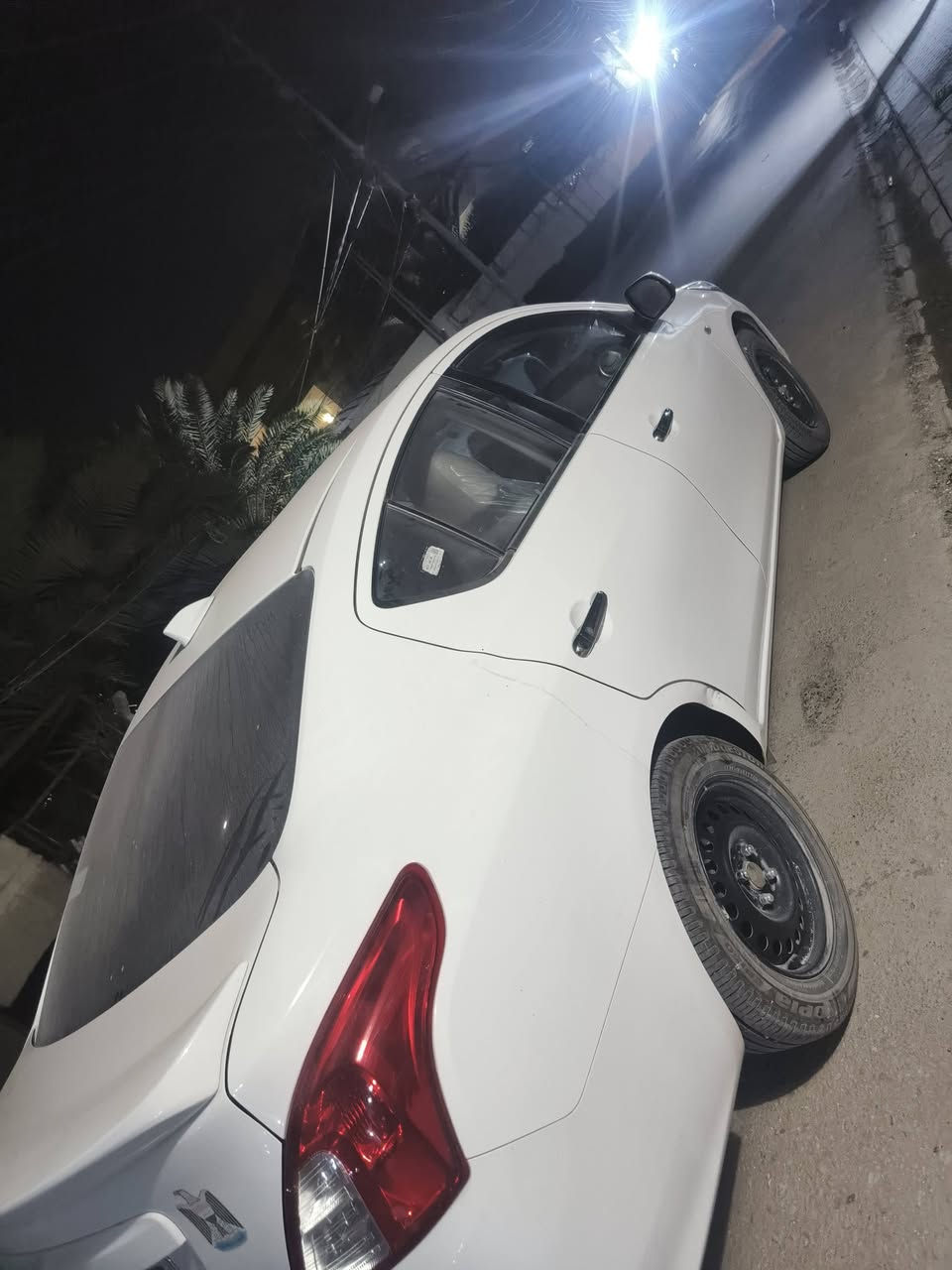 سلام عليكم نيسان صني هندي مديل 24 داخلة ضمان شركة السور مكفولة كفالة كاملة شرط ماشية ١٣ بعدها زيرو بيها مكفولة كاملة  دحجة  خفيفة وبس وباقي مكفول واي تفاصيل تريد سنوية باسم شركة عليها تسديد بنك ل٢٠٢٧  اطيك وكالة اطيك مكاتبة واستعمال نضيف كلة محسن اي تواصل رصيد واتساب***********. 125 مالت مستعجل
