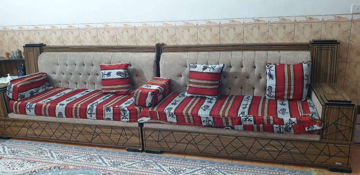 تخم مصري ٨مقاعد وزاويه وطبله وسطيه ويشتغل دي جي وسماعات ونفاظات بي اوجهه اضافيه مثل الصور اوجهه رمضاني ورصاصي مكاني بغداد الرصافه الامين الثانيه


**إذا كنت صاحب هذا الإعلان وتريد حذفه لأي سبب، رجاءا أرسل رسالة إلى الدعم الفني**