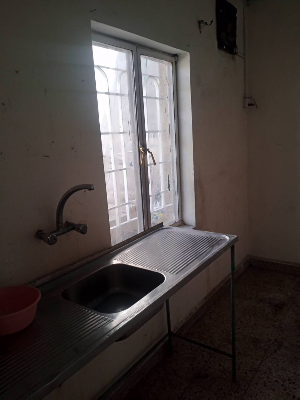 بسم الله الرحمن الرحيم
للإيجار 

شقه طابق ثاني غرفتين نوم وصاله ومطبخ وخدمات حديثه حي الشباب للاستفسار مكتب ابو كرار للعقار مجاور مصوره ايات أو الاتصال على الارقام التاليه 

***********

***********
