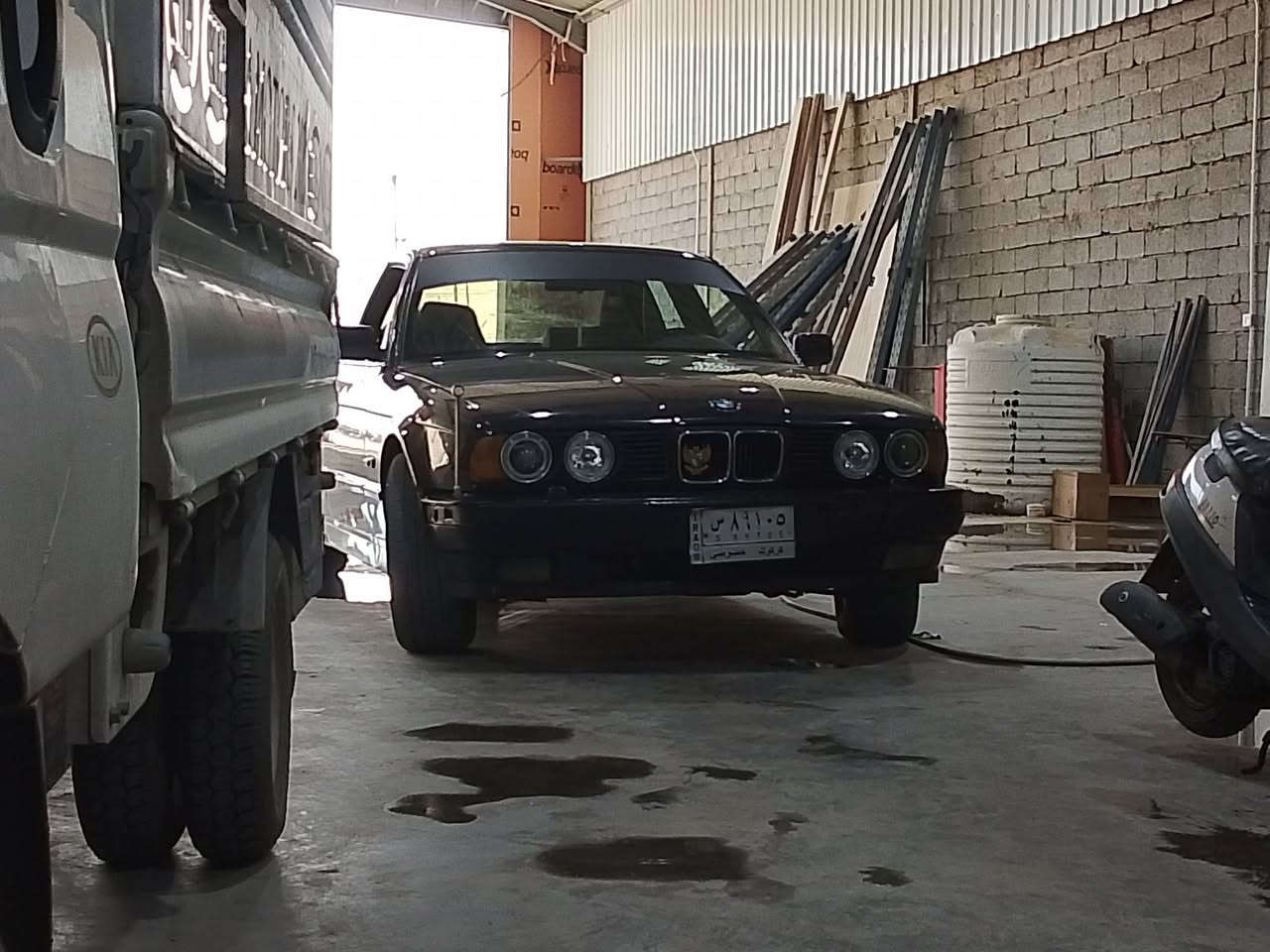 السلام عليكم 

حبايب BMW  موديل 92
525 مسكر عدل    !!!! السيارة مال تعمير!!!!

 
وارد الماني السيارة رقم كركوك تحويل مباشر 

فول مواصلات 
ماسحات وزراكات اوتماتيك
 زراكات عالايت وبلوجكتر 
فتحه بالسقف 
كشنات جلد وكهرباء
 وتدفئه بالكشنات 
مرايات الجانبيه كهرباء 
كير اوتماتيك وسبورت وايكو 
جام كهرباء 

وذكرت السيارة مال تعمير يعني بيه نقوصات 

وبيه ضربه بالجاملغ الخلفي كدامك مبينه وبيه ضربه قديمه بالجاملغ عكس السايق الامامي  

 الشراي يجي يحفحص ويشوف بعينه 

#السعر40ورقة 
مكاني كربلاء او ناصريه للاستفسار ***********
