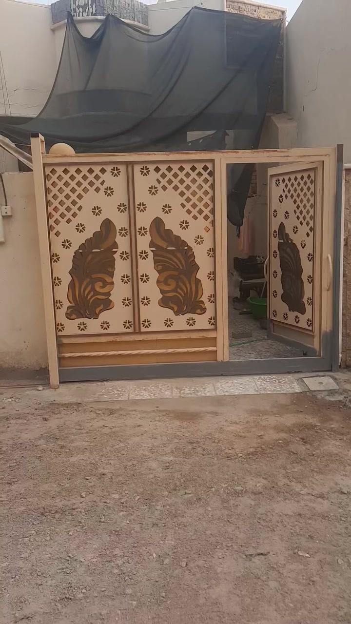 دار المساحه ١٥٠م٢ الواجهة ٦م يحتوي على غرفه نوم وصاله واستقبال ومطبخ وصحيات داخليه وخارجيه ***********

السعر ٩٠ وبي مجال
