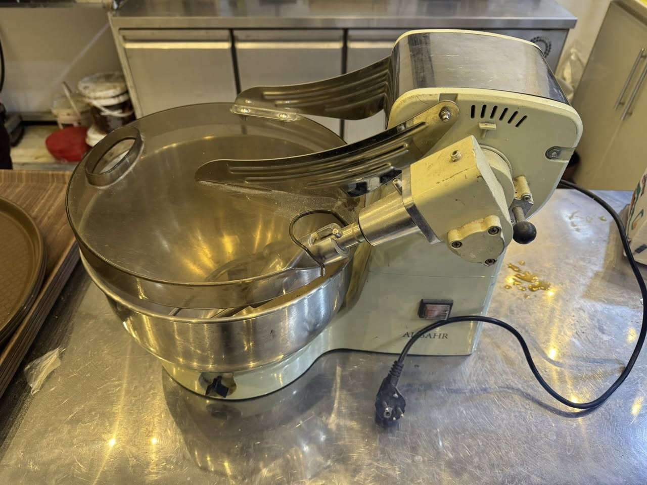 السلام عليكم اخواني عندي هاي العجانه مال بارستا كلش حلوه ونوعيه اصلي ايطالي البيع


**إذا كنت صاحب هذا الإعلان وتريد حذفه لأي سبب، رجاءا أرسل رسالة إلى الدعم الفني**