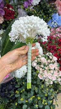 يتوفر ورد صناعي واكسورات  حسب طلب يوجد خدمة توصيل بغداد والمحافضة  077...