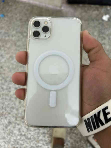 سلام عليكم جهاز يفون ١١برو ماكس ذاكره ٢٥٦ بطاريه ٨٦ بي فطر يم ضهر يم الكامره مثل مامبين بل صوره مكاني تاجي أبو عضام سعر ٣٥٠ وبي مجال. جهاز حيل نضيف رقمي ***********
